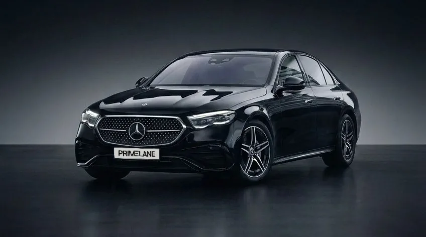 Mercedes E-Klasse der PRIMELANE Business Line im Studio
